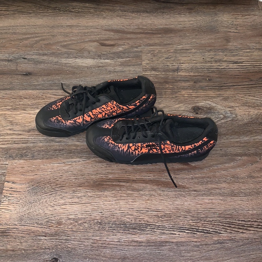 Shoes - Picture 2 of 3